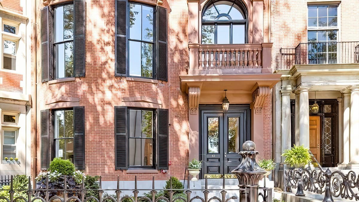 Historic renovation architecture at Mount Vernon Street in Boston’s Beacon Hill, by Pauli & Uribe Architects.